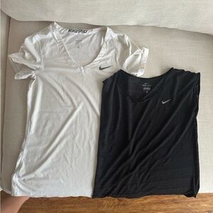 Bundle of 2 Nike Tops 🖤